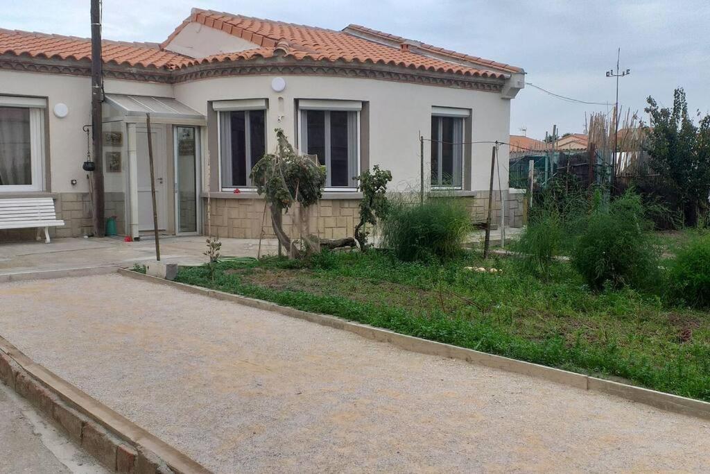 La Maison Du Bonheur Saint Laurent de la Salanque Bagian luar foto