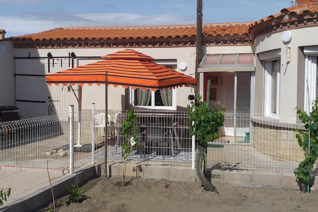 La Maison Du Bonheur Saint Laurent de la Salanque Bagian luar foto