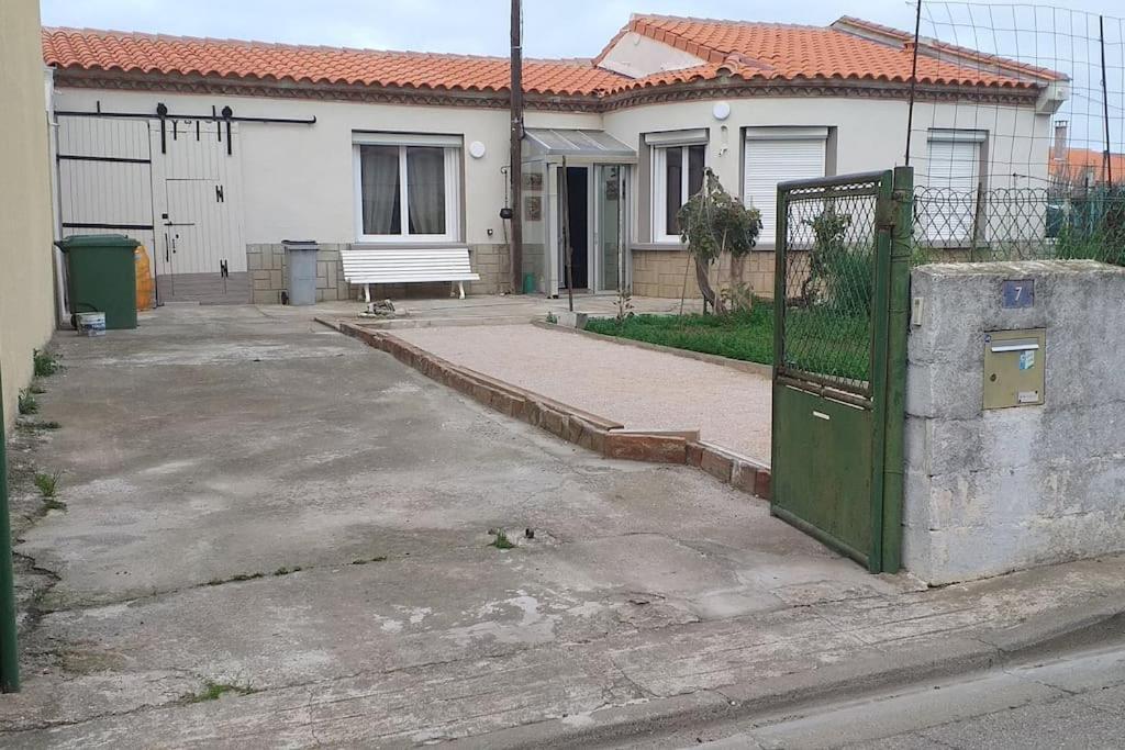 La Maison Du Bonheur Saint Laurent de la Salanque Bagian luar foto